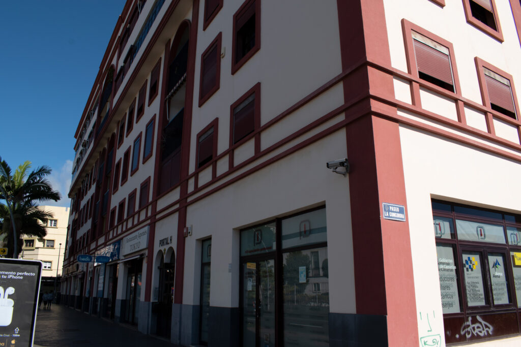 Edificio Salesianos, lateral