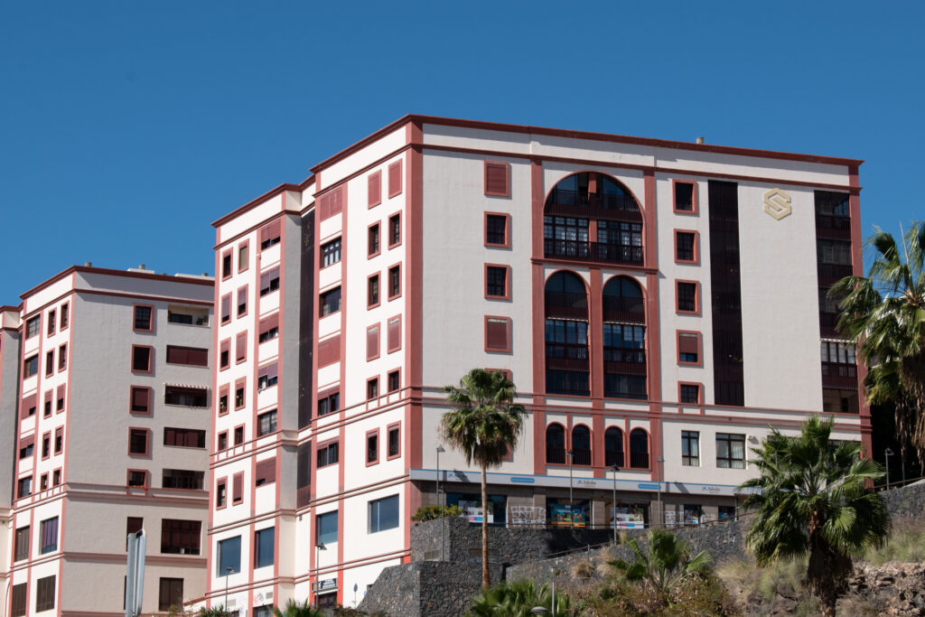 Edificio Salesianos, Trasera